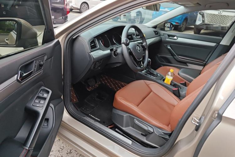 Used Volkswagen Lamando 2015 230TSI DSG Fashion Edition Driver Seat