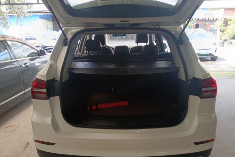 Used Roewe RX5 2018 20T Two-Wheel Drive Automatic Flagship Edition Trunk