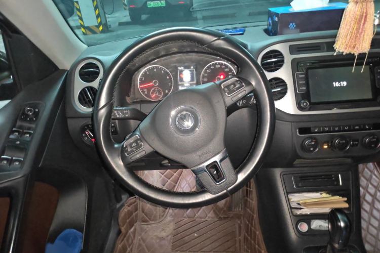 Used Volkswagen Tiguan 2015 1.8TSI Automatic Two-Wheel Drive Luxury Model Steering Wheel