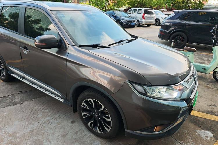 Used Mitsubishi Outlander 2019 2.0L Two-Wheel Drive Comfort Edition 5 Seats China VI Standard
