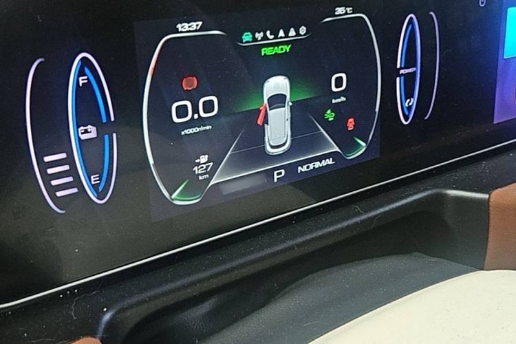 Used ORA Good Cat 2023 401 km Standard Range Premium Version Lithium Iron Phosphate
