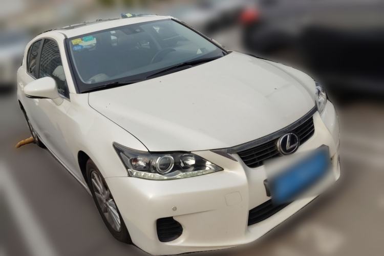 Used Lexus CT 2013 CT200h Elite Edition Front Right 45 Deg