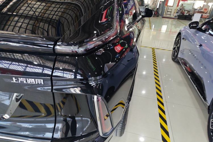 Used Cadillac LYRIQ 2024 Rear-Drive Standard Range Luxury Edition Exterior 3