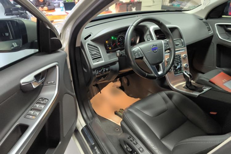 Used Volvo XC60 2017 T5 AWD Smart Upgrade Edition