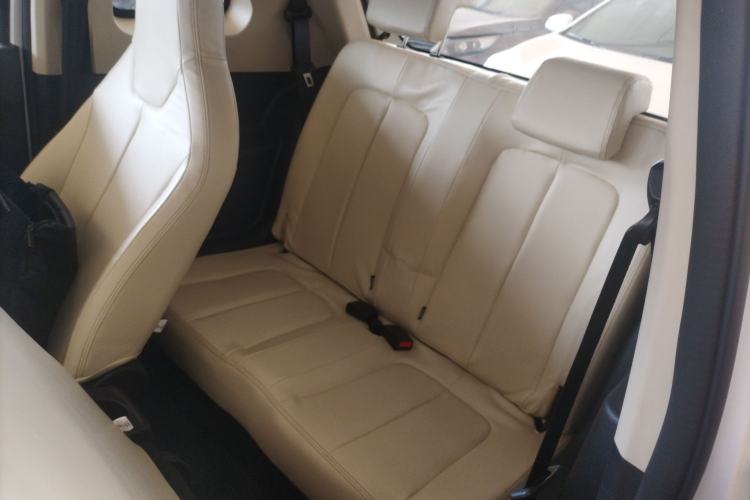 Used Brilliance Xinri i03A 2021 318 km 31.45 kWh Interior 4