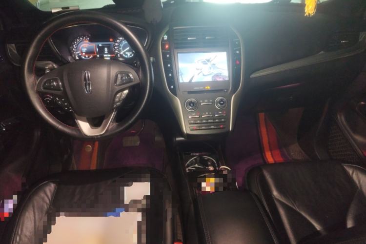 Used Lincoln MKC 2018 2.0T Two-Wheel Drive Deluxe Edition Center Console