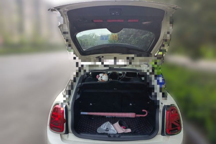 Used MINI 2019 1.5T COOPER Classic Edition Five-Door Version Trunk