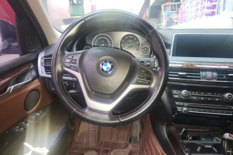 Used BMW X5 2014 xDrive35i Leading Model Steering Wheel