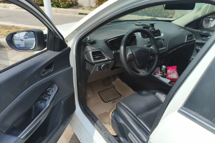 Used Ford Escort 2015 1.5L Automatic Fashion Model