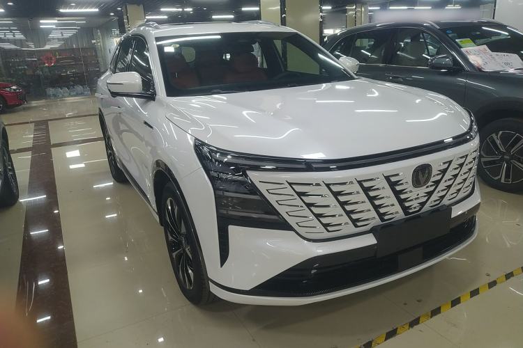 Used CHANGAN CS75 PLUS 2025 4th Generation UItra 2.0T New Blue Whale – Smart & Powerful Version
