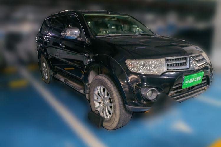 Used Mitsubishi Pajero Sport 2013 3.0L Automatic 4x4 Executive Edition
