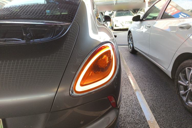 Used ORA Lightning Cat 2022 555 km Luxury Edition
