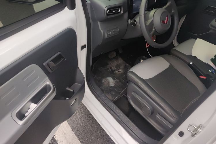 Used Wuling Zhiguang New Energy 2025 Model 305km Ambitious Edition