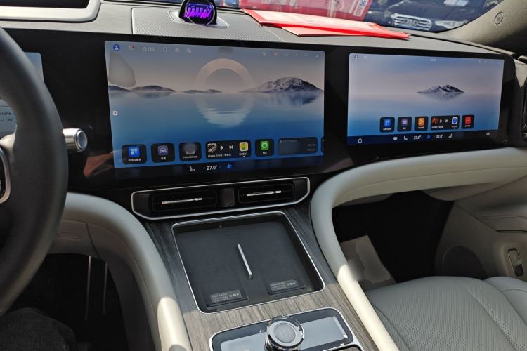 Used Hima AITO M9 2025 Extended-Range Max Version 52 kWh 6-Seater Edition Center Console