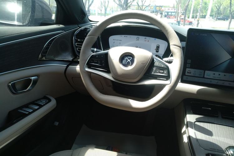 Used BYD Han 2025 DM-i Intelligent Driving Edition 125KM LiDAR Flagship Model
