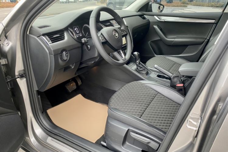 Used Skoda Octavia 2019 TSI280 DSG Luxury Edition Station Wagon China VI Standard
