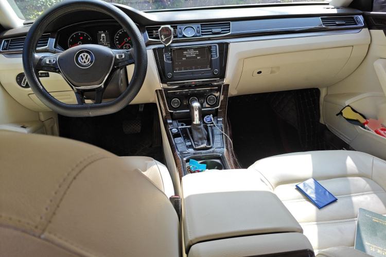 Used Volkswagen Passat 2017 330TSI DSG Luxury Edition
