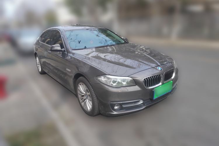 Used BMW 5 Series 2014 525Li Luxury Design Package Front Right 45 Deg