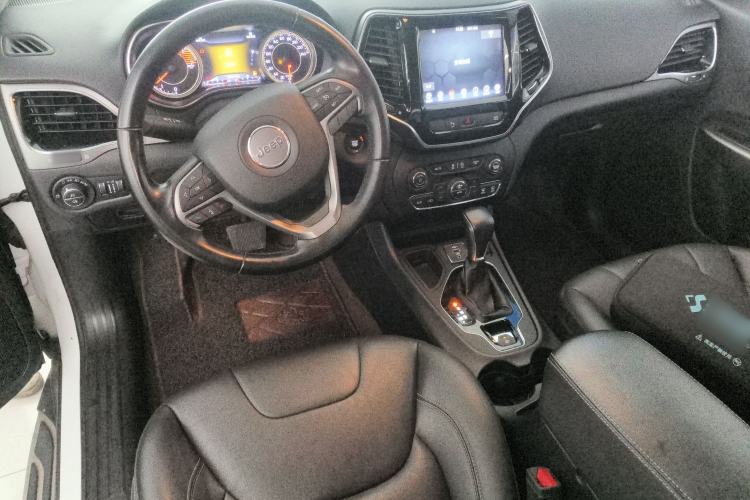 Used Jeep Cherokee 2020 2.0T Two-Wheel Drive Leading Edition