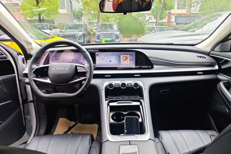 Used EXEED Lingyun 2025 300T Two-Wheel Drive Starry Edition Center Console