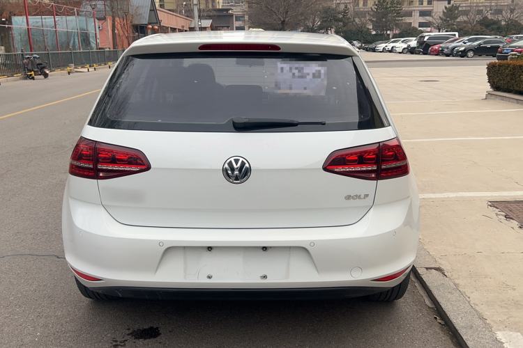 Used Volkswagen Golf 2017 1.6L Automatic Comfort Million-Vehicle Anniversary Edition
