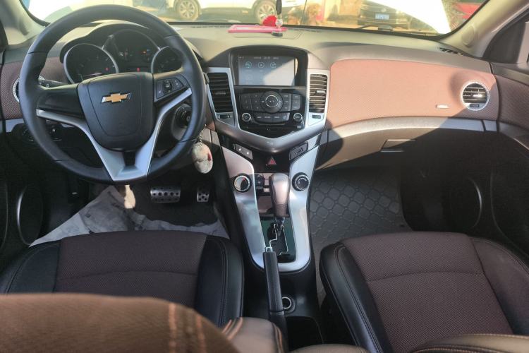 Used Chevrolet Cruze 2013 Hatchback 1.6L Automatic Luxury Model
