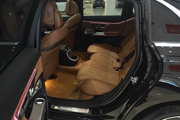 Used Mercedes-Benz E-Class 2025 E 300 L Luxury Model