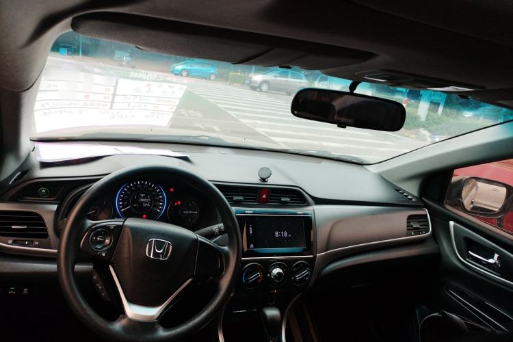 Used Honda Crider 2016 1.8L CVT Luxury Edition Center Console