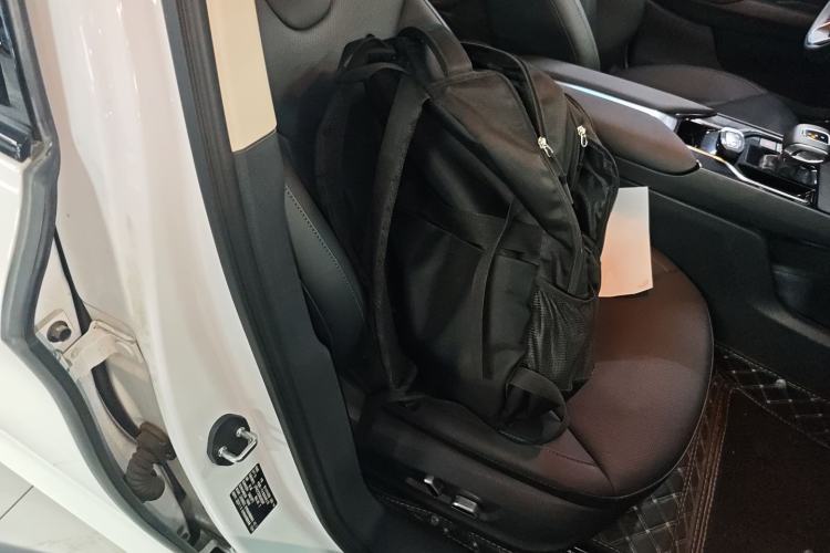 Used Hongqi E-QM5 2022 431 km Charge & Enjoy Edition