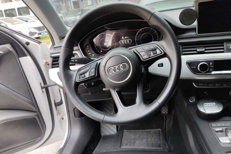 Used Audi A4L 2019 40 TFSI Fashion Edition China VI Emission Standard