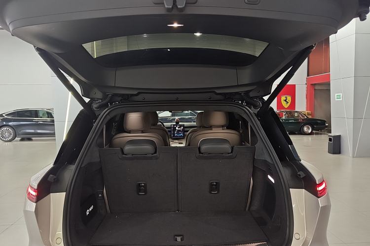 Used Nio ES8 2023 75 kWh Executive Edition Trunk