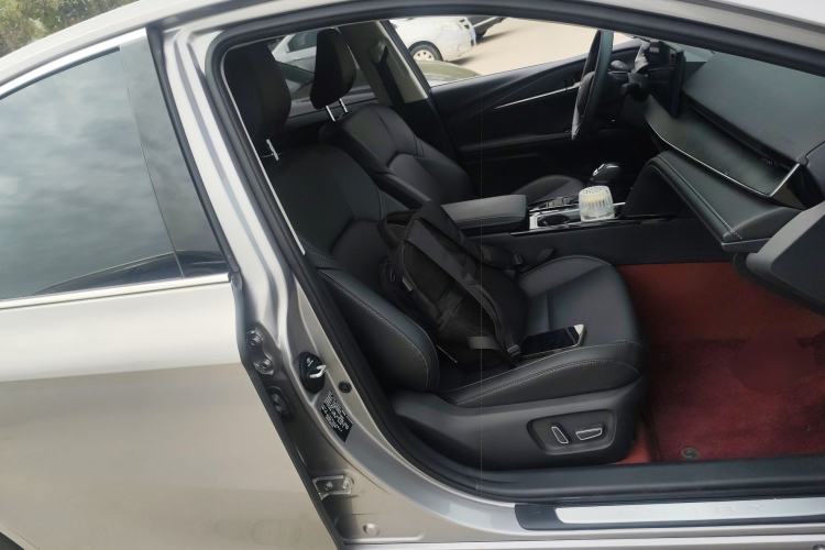 Used Toyota Camry 2026 Model Dual-Engine 2.0HSE Sport Lite Edition Right Front Seat