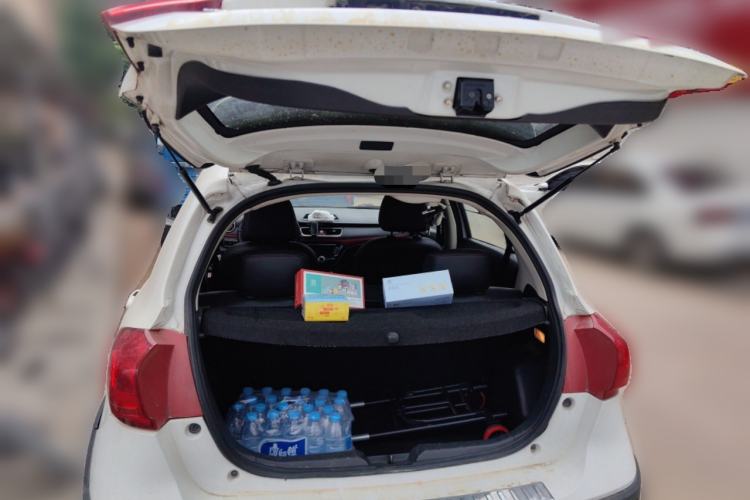 Used Haval H1 2016 Revised Version Blue Badge 1.5L AMT Standard Edition Trunk