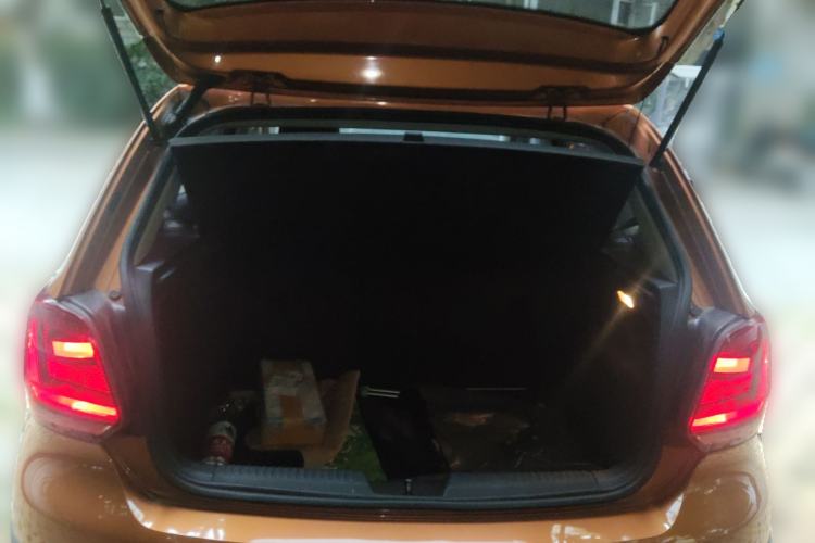 Used Volkswagen Polo 2016 1.6L Cross Polo Automatic
