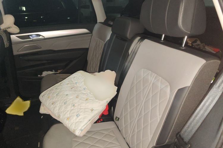 Used Volkswagen Tavendor 2024 380TSI All-Wheel-Drive R-Line Journey Shared Enjoyment Model
