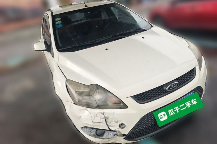 Used Ford Focus 2013 Hatchback Classic 1.8L Manual Base Model Front Right 45 Deg