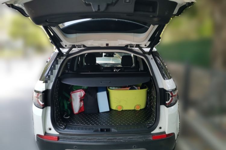 Used Land Rover Discovery Sport 2018 240 PS SE Version Trunk