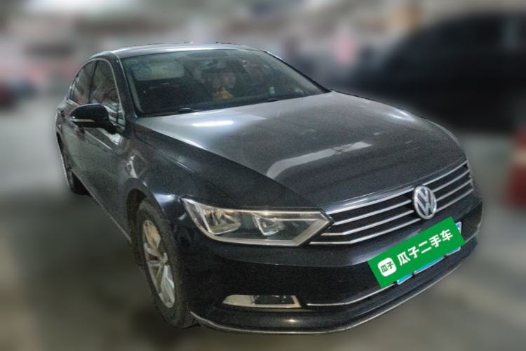 Used Volkswagen Magotan 2018 280TSI DSG Comfort Model Front Right 45 Deg