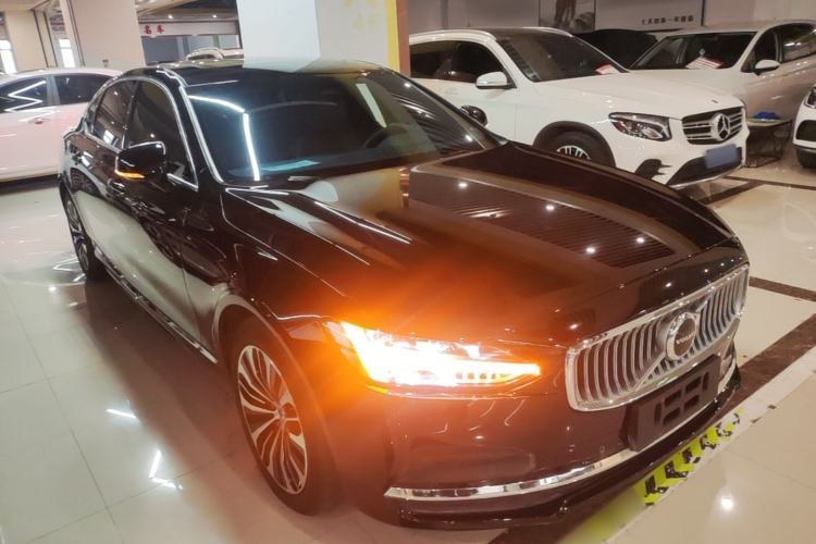 Used Volvo S90 2024 B5 Zhiyi Luxury Edition Front Right 45 Deg