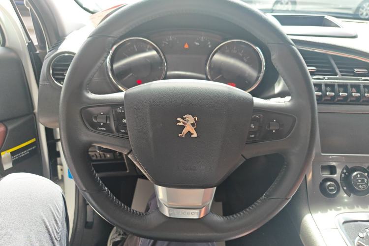 Used Peugeot 3008 2016 1.6THP Automatic Prestige Edition Steering Wheel