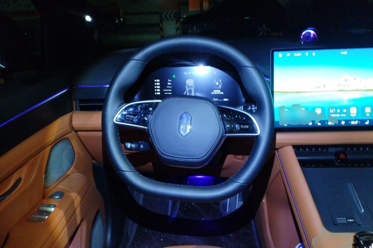 Used Hima AITO M7 2024 1.5T Intelligent Drive Rear-Drive Ultra Version 5 Seats Steering Wheel