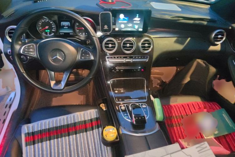 Used Mercedes-Benz GLC 2016 GLC 260 4MATIC Luxury Model Center Console