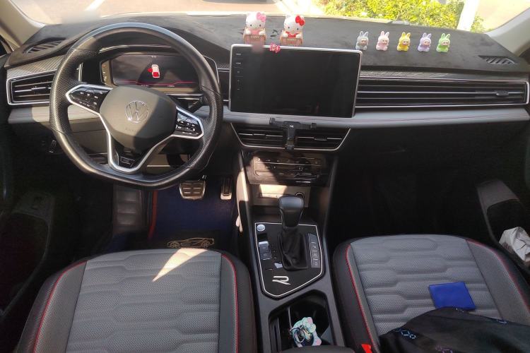 Used Volkswagen Tiguan L 2023 330TSI Automatic Two-Wheel Drive R-Line Flagship Edition Center Console