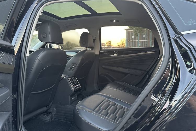 Used Volkswagen Passat 2020 Facelift 330TSI Elite Edition China VI Standard