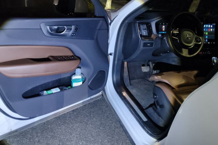 Used Volvo XC60 2024 B5 4x4 Smart Luxury Edition