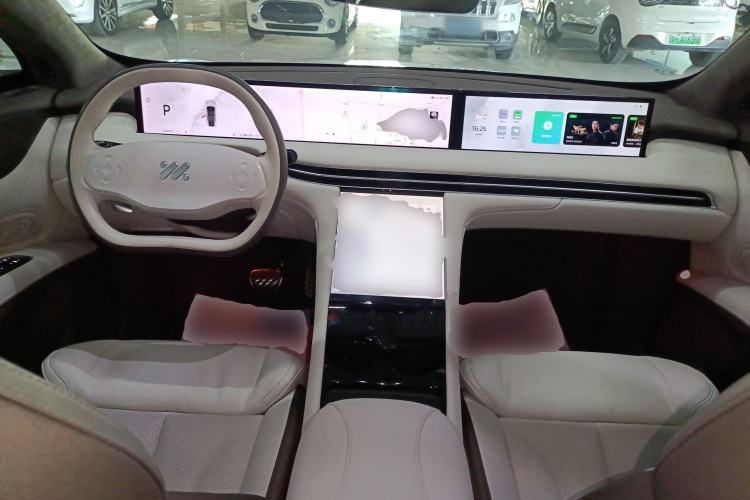 Used IM LS7 2023 100kWh Lux All-Wheel-Drive Version