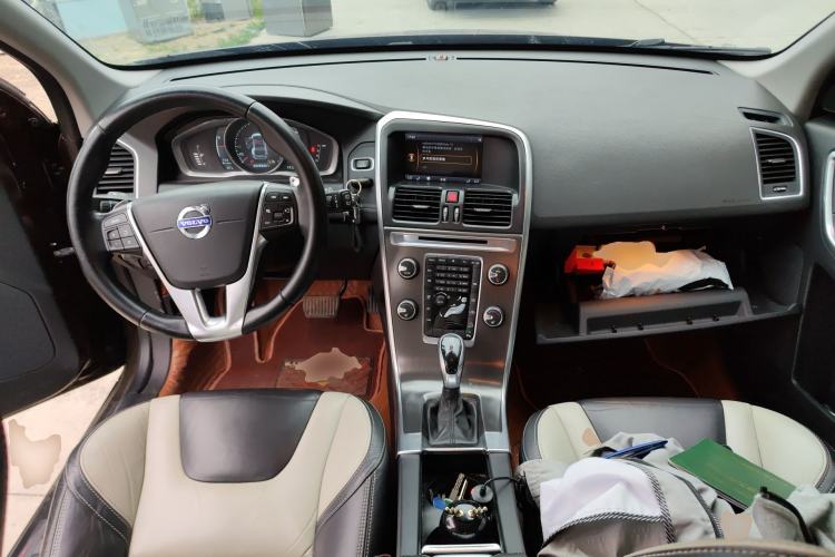 Used Volvo XC60 2014 T6 Zhiyi Edition Center Console