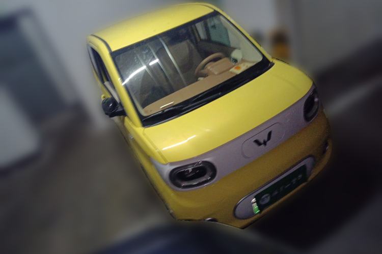 Used Wuling Hongguang MINIEV 2024 3rd Generation 215km Youth Edition Front Right 45 Deg