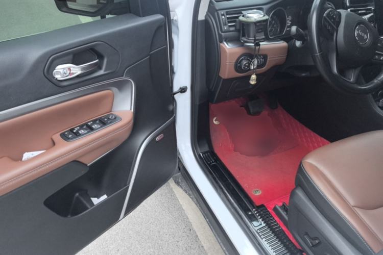 Used Jeep Grand Commander 2022 2.0T Four-Wheel Drive Luxury Edition
