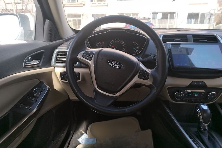 Used Ford Escort 2015 1.5L Automatic Fashion Model